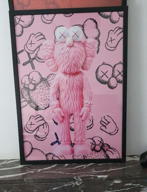 Poster KAWS BFF - Open Edition (2018), Verzamelen, Posters, Nieuw, Overige onderwerpen, Deurposter of groter, Rechthoekig Staand