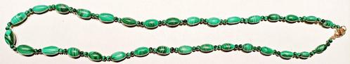 Collier perles naturelles ovales malachite verte NEUF, 65 cm, Handtassen en Accessoires, Kettingen, Nieuw, Steen of Mineraal, Groen