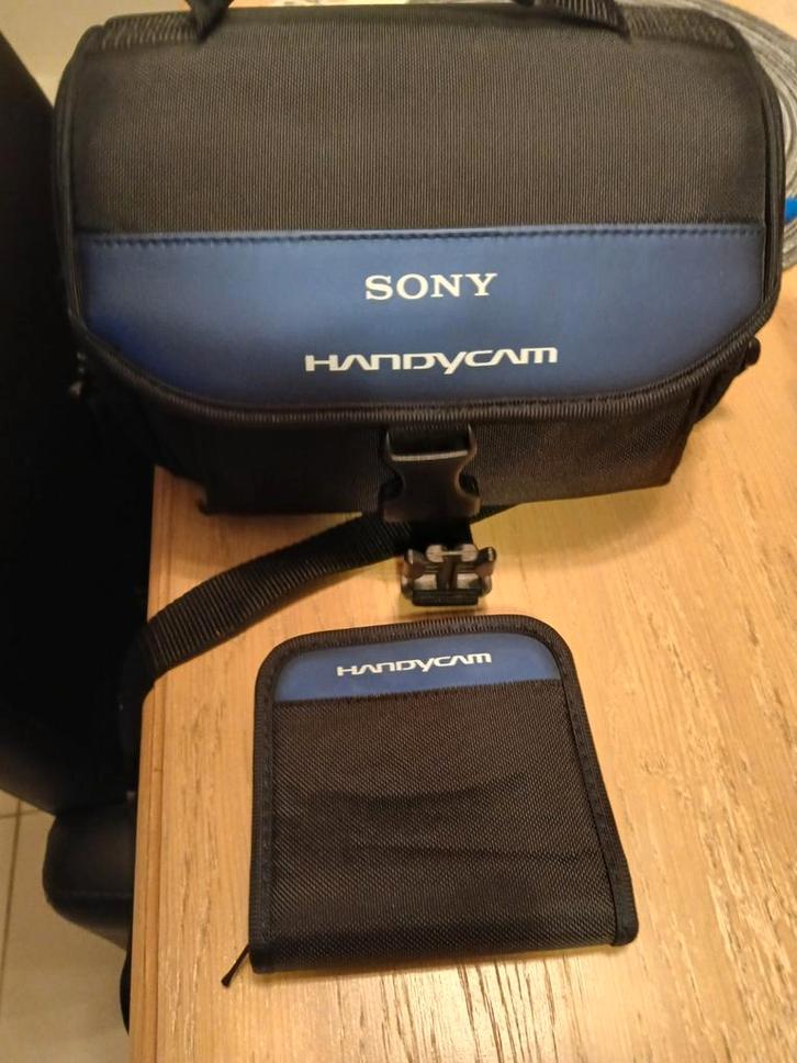 Sony camera met dvd 8 cm + starterskit. Model : DCR-DVD 101, Audio, Tv en Foto, Videocamera's Digitaal, Zo goed als nieuw, Overige typen