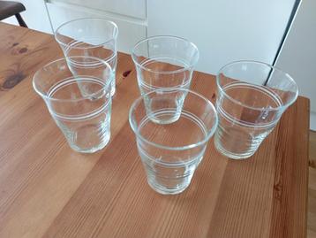 Vintage glazen, set van 5 beschikbaar voor biedingen