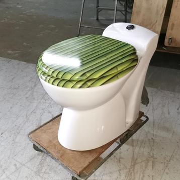 nog goede wc met ingebouwde vermaler en pomp systeem beschikbaar voor biedingen