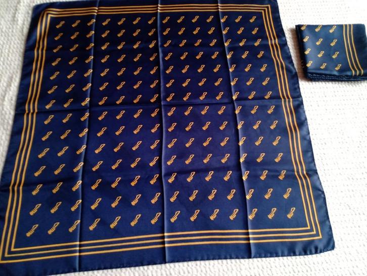 Alec Brook Paar sjaals/buidels 1970 London, Kleding | Dames, Mutsen, Sjaals en Handschoenen, Zo goed als nieuw, Ophalen of Verzenden