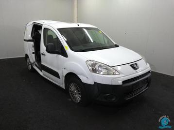 Peugeot Partner 2008 voorkop compleet (plaatwerk verlichting beschikbaar voor biedingen