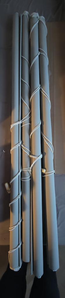 4 rolgordijnen van 150 cm breed en 250 cm hoog beschikbaar voor biedingen