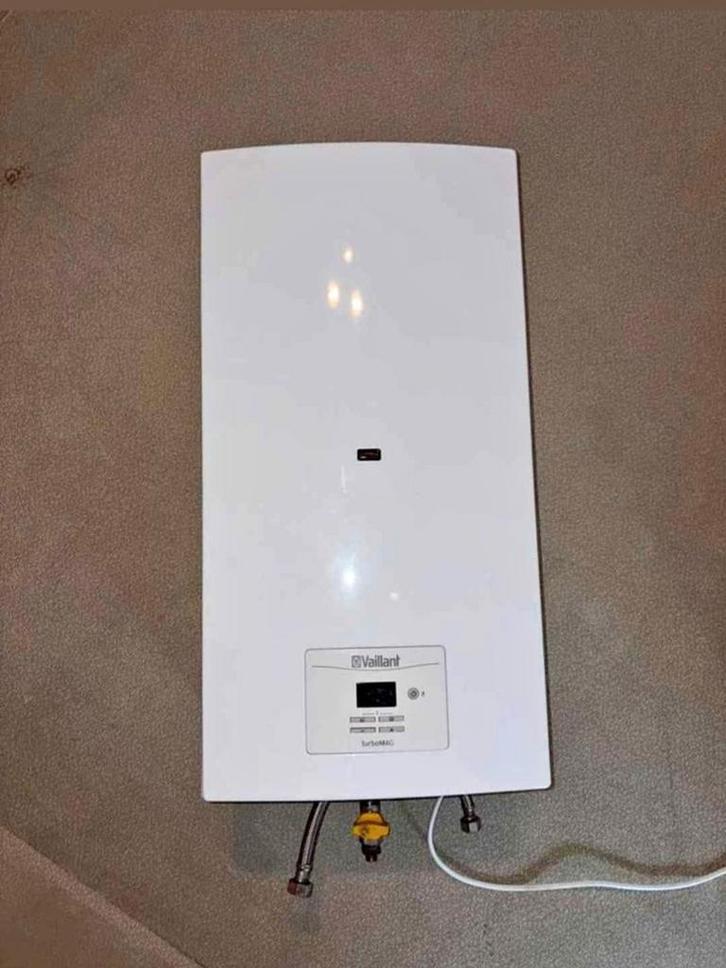 Chauffe eau vaillant turbomag gaz bonbonne, Doe-het-zelf en Bouw, Chauffageketels en Boilers, Zo goed als nieuw, Ophalen