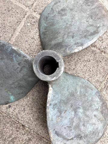 Hélice en bronze /Bronzen propeller, Enlèvement