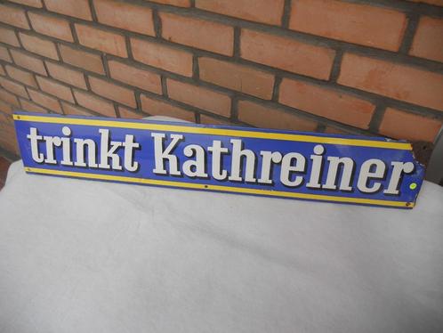 oud emaille bord "Trinkt Kathreiner", jaren '30, Collections, Marques & Objets publicitaires, Utilisé, Panneau publicitaire, Enlèvement ou Envoi