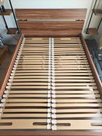Bed 140x 200 cm met 2 lattenbodems., Huis en Inrichting, Slaapkamer | Matrassen en Bedbodems, Ophalen, Zo goed als nieuw, 200 cm