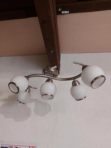 Moderne luster met 5 lampen beschikbaar voor biedingen