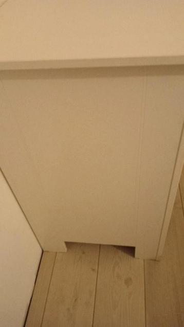Verschoningstafel of commode beschikbaar voor biedingen