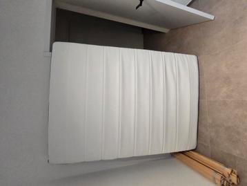 Bijna nieuw IKEA 140x200 matras  beschikbaar voor biedingen