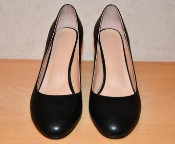 Zwarte pumps met stiletto 10 cm ronde neus - maat 44 beschikbaar voor biedingen