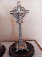 Kruis en religieuze beelden, Ophalen