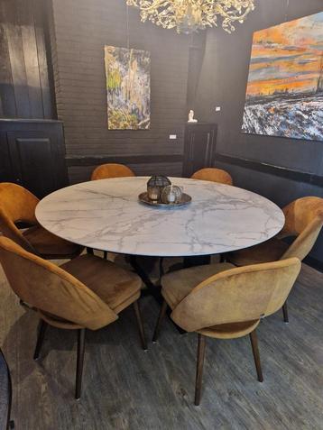 Eettafel en stoelen PR Living beschikbaar voor biedingen