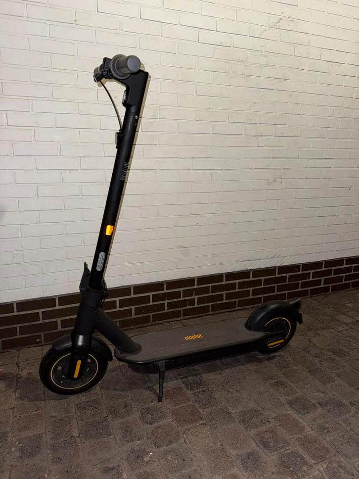 2024 Ninebot Max G30 E ii, Vélos & Vélomoteurs, Trottinettes, Comme neuf, Step électrique (E-scooter), Enlèvement