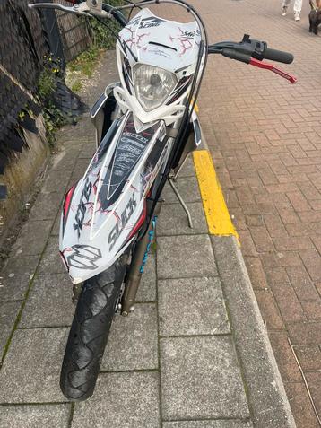 Beta rr 50 met motard voorvork (bespreekbaar) beschikbaar voor biedingen