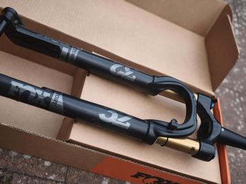Télécommande Fox SC Step Cast 32 Factory Kashima 29 pouces P, Enlèvement ou Envoi, Fourche avant, Comme neuf, Fox