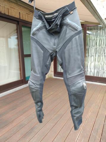 Lederen broek Richa in nieuw staat beschikbaar voor biedingen