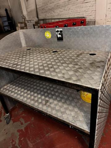 Dj Booth beschikbaar voor biedingen