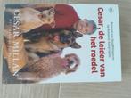 Boek Cesar millan: Cesar, de leider van de roedel, Boeken, Dieren en Huisdieren, Honden, Cesar Millan, Zo goed als nieuw, Ophalen