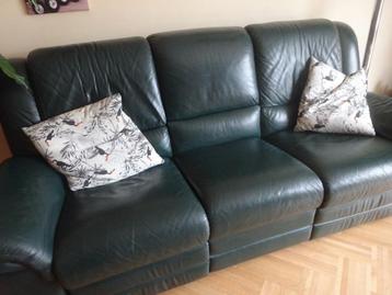 Divan 3 places en cuir vert foncé en bon état confortable beschikbaar voor biedingen