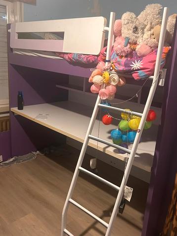 Zeer zware hoogslaper met kast en bureau beschikbaar voor biedingen