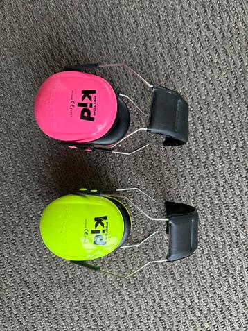 2 stuks gehoorbescherming Peltor Kid beschikbaar voor biedingen