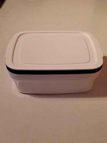 tupperware  beschikbaar voor biedingen