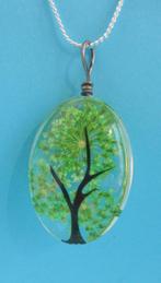 Hanger: Deco -Boom / Bloem-Groen 3½x2½cm. + ketting 41cm., Handtassen en Accessoires, Antieke sieraden, Verzenden, Overige materialen