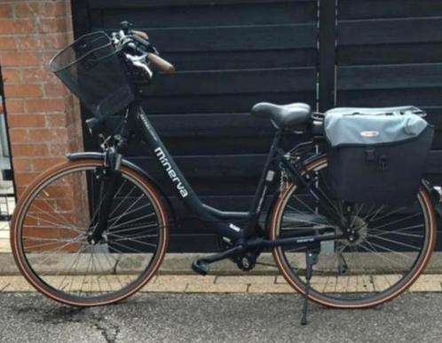 Electrice dames fiets (Minerva) weinig km, Fietsen en Brommers, Elektrische fietsen, Zo goed als nieuw, Overige merken, 50 km per accu of meer
