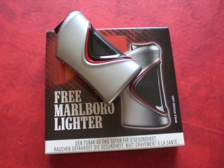 Briquet argenté noir. Rechargeable Neuf Collection, Verzamelen, Rookartikelen, Aanstekers en Luciferdoosjes, Zo goed als nieuw