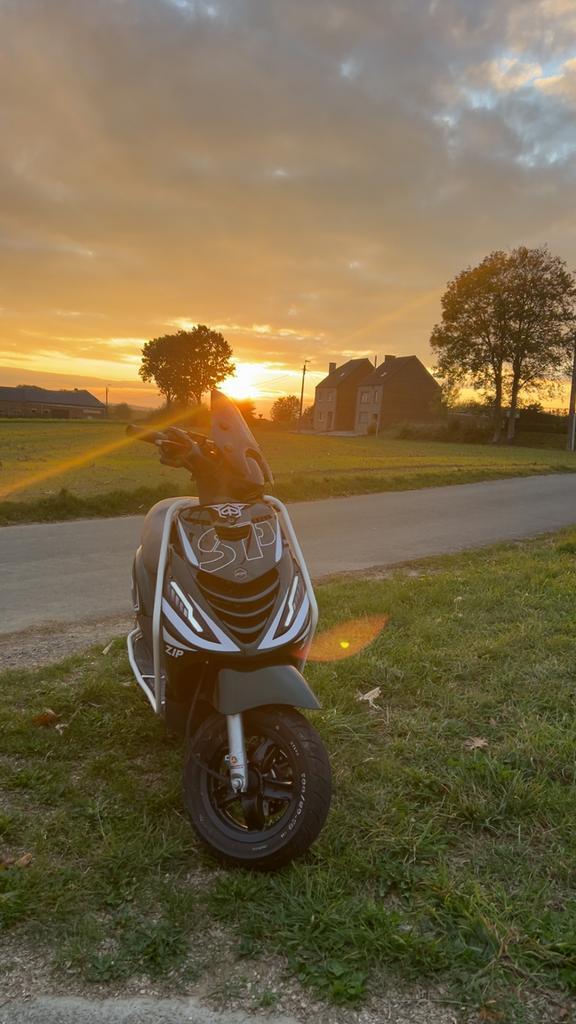 Piaggio zip 4t, Fietsen en Brommers, Scooters | Piaggio, Zo goed als nieuw, Zip, Klasse B (45 km/u), Ophalen of Verzenden