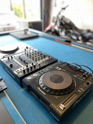 Complete DJ set – Pioneer CDJ-850 + DJM-750 mixer beschikbaar voor biedingen