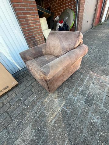 Gratis op te halen in geel beschikbaar voor biedingen
