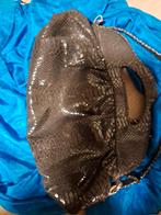 Zwarte handtas, Ophalen, Handtas