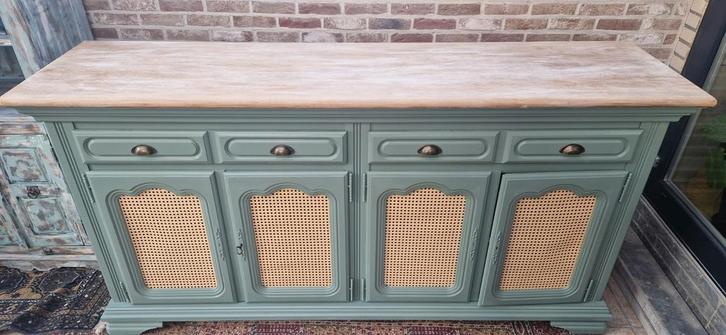 Landelijk groen Dressoir met rotan, Huis en Inrichting, Kasten | Dressoirs, Eikenhout, Ophalen