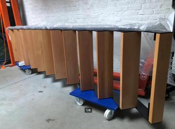 Steel look Trap beschikbaar voor biedingen