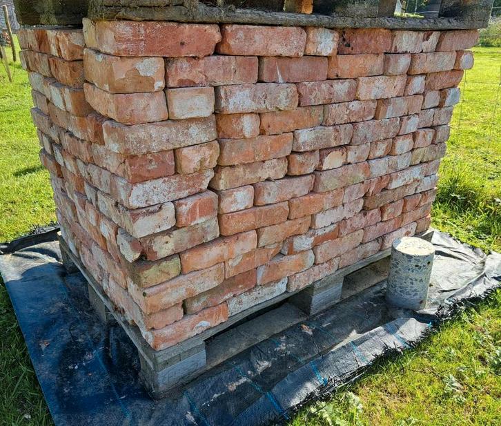 Halve pallet oude Beerse gevelstenen van Vandemoortel, Doe-het-zelf en Bouw, Metselstenen, Zo goed als nieuw, Ophalen