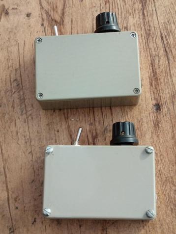 2 licht bakjes  beschikbaar voor biedingen