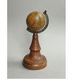 Peter Bauer, globe terrestre miniature, Nuremberg vers 1820., Antiquités & Art, Enlèvement ou Envoi