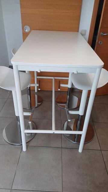 Table haute et 4 tabourets beschikbaar voor biedingen
