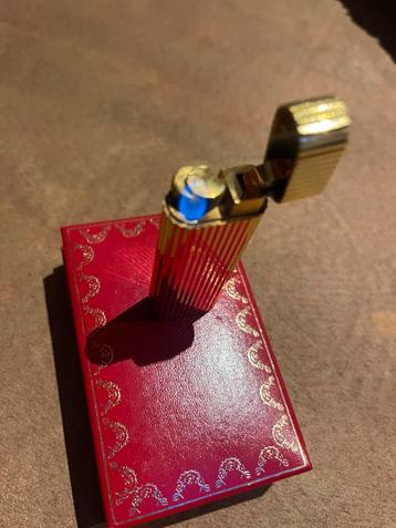 Originele Cartier Gouden kleur Aansteker  beschikbaar voor biedingen