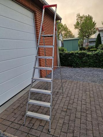 Hailo trapladder te koop beschikbaar voor biedingen