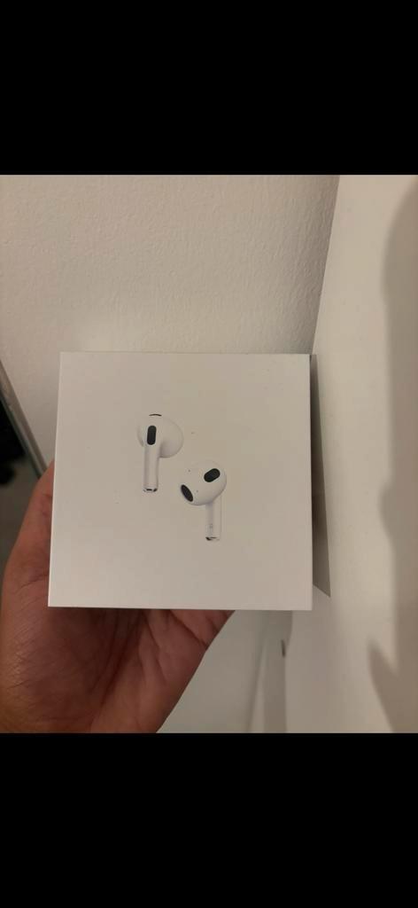Apple AirPods 3 – Nieuw, ongeopend, met aankoopbewijs, Audio, Tv en Foto, Hoofdtelefoons, Zo goed als nieuw, Op oor (supra aural)