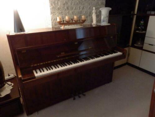buffet pianoforte in gepolijste notelaar., Muziek en Instrumenten, Piano's, Zo goed als nieuw, Piano, Bruin, Hoogglans, Ophalen