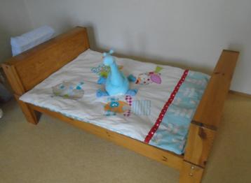 Massief grenenhouten kinderbed+matras+lattenbodem OMVORMBAAR beschikbaar voor biedingen