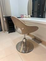 Fauteuil de coiffeur et meuble de toilette Luca Rossini