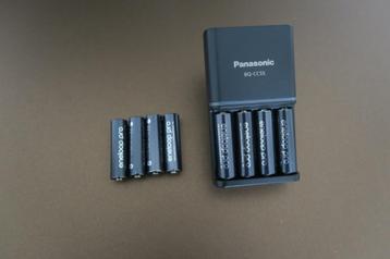 Panasonic Eneloop Lader BQ-CC55 + 4 extra batterijen 
