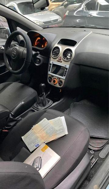 Opel Corsa en excellent état, Autos, Achat, Boîte manuelle, Noir, Particulier