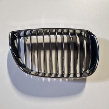Grille chroom zwart RECHTS BMW 1 serie gebruikt E81 E87 - 51 beschikbaar voor biedingen